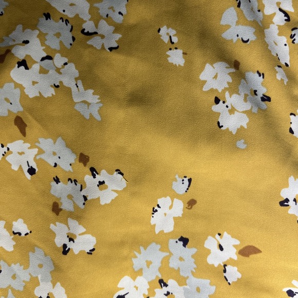Monday Fun Women Yellow Short Sleeve Blouse L Floral Pleated Top - Picture 8 of 9